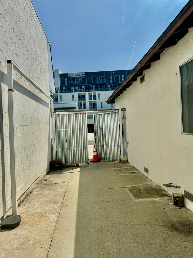 Building Photo - 13429 Beach Ave