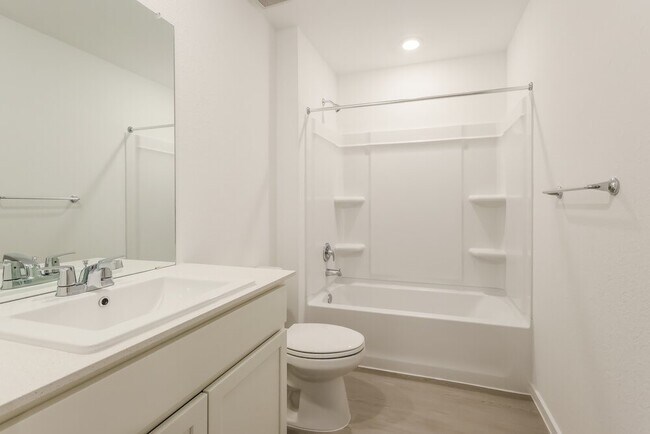 Building Photo - 605 Craven St