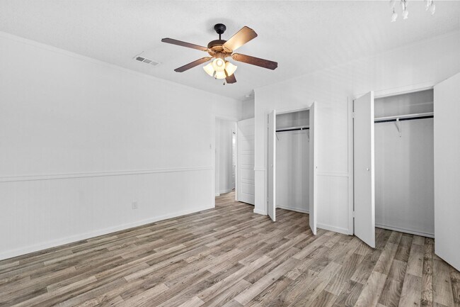 Building Photo - Beautiful & Unique Rental Home Spacious, C...