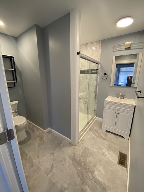 1st floor full bathroom - 312 Lexington Ave