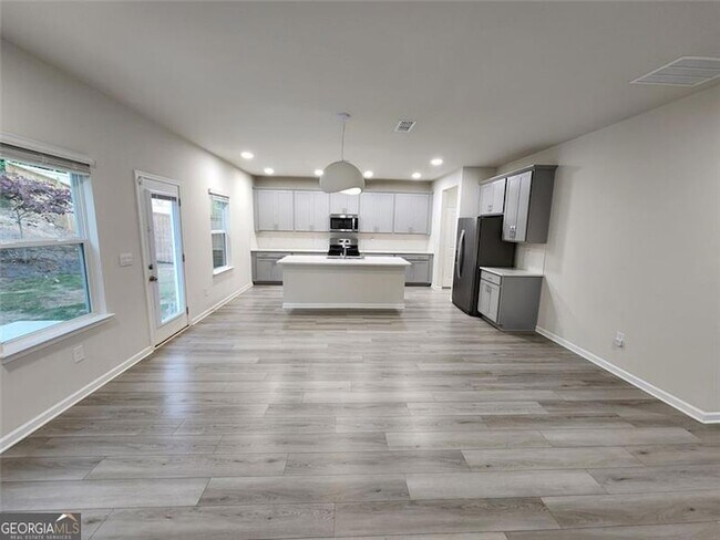 Building Photo - 235 Vly Oak Dr