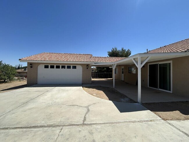 Building Photo - 17530 Aspen St