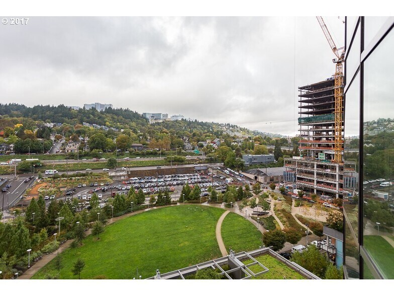 Building Photo - 3601 sw river parkway