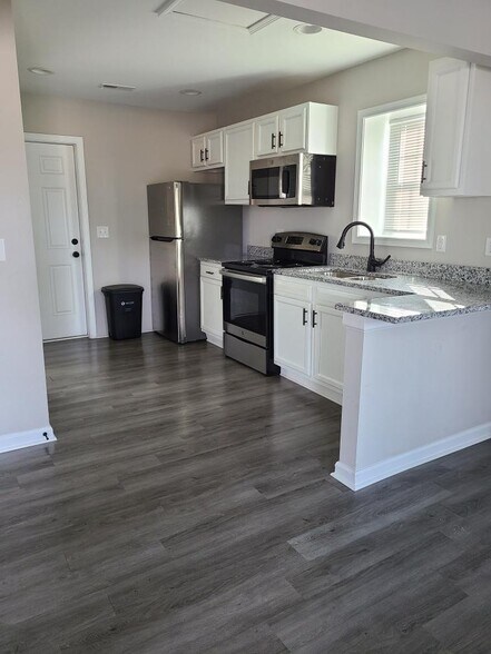 Building Photo - 2446 Washington St