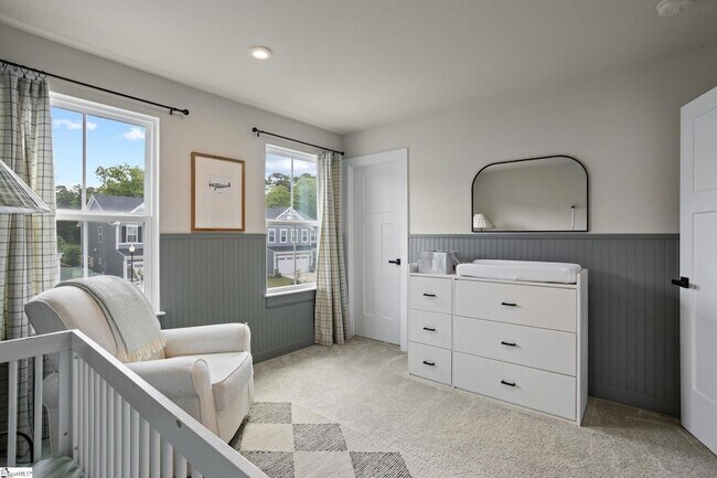 Building Photo - 680 Lady Fern Dr