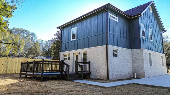 Building Photo - 2813 Mead Rd