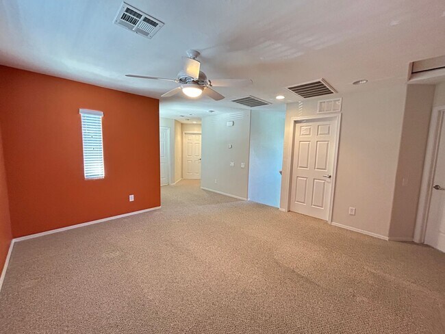 Building Photo - Gated 3-Bedroom 3-Bathroom Home in Southwest!