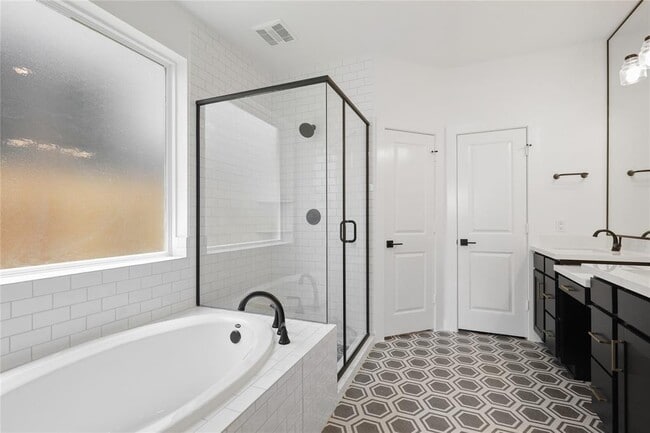Building Photo - 10623 Hidden Rock Dr