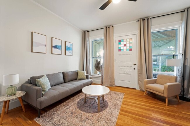 Building Photo - 107 Union Ave