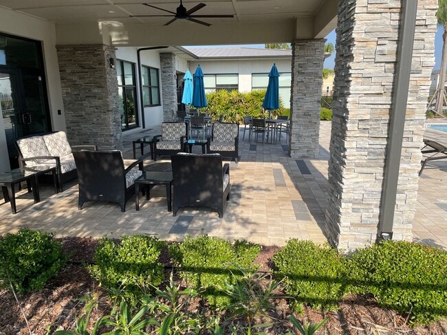 Building Photo - Brand New 4 bedroom 2 bath home - corner lot