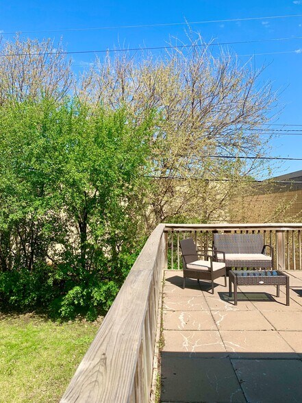 Building Photo - 2237 Hampshire Ave S