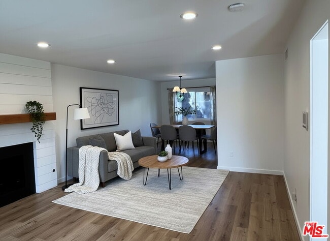 Building Photo - 13123 Magnolia Blvd