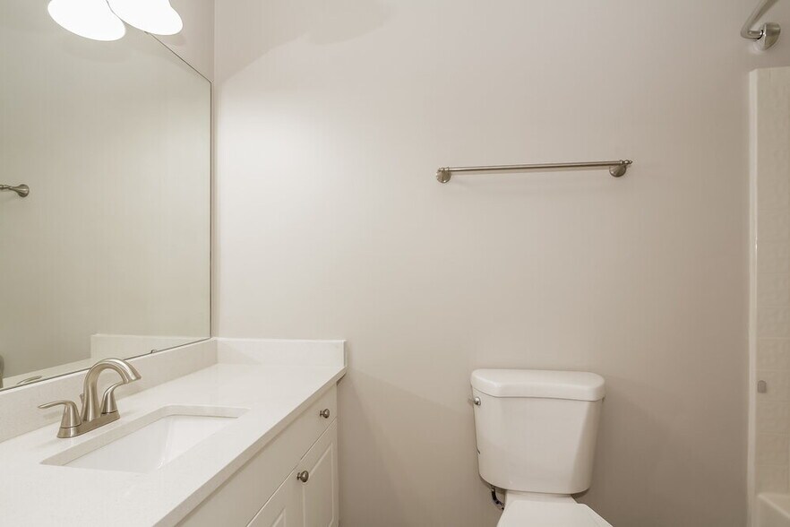 Building Photo - 5401 Southminster Ln