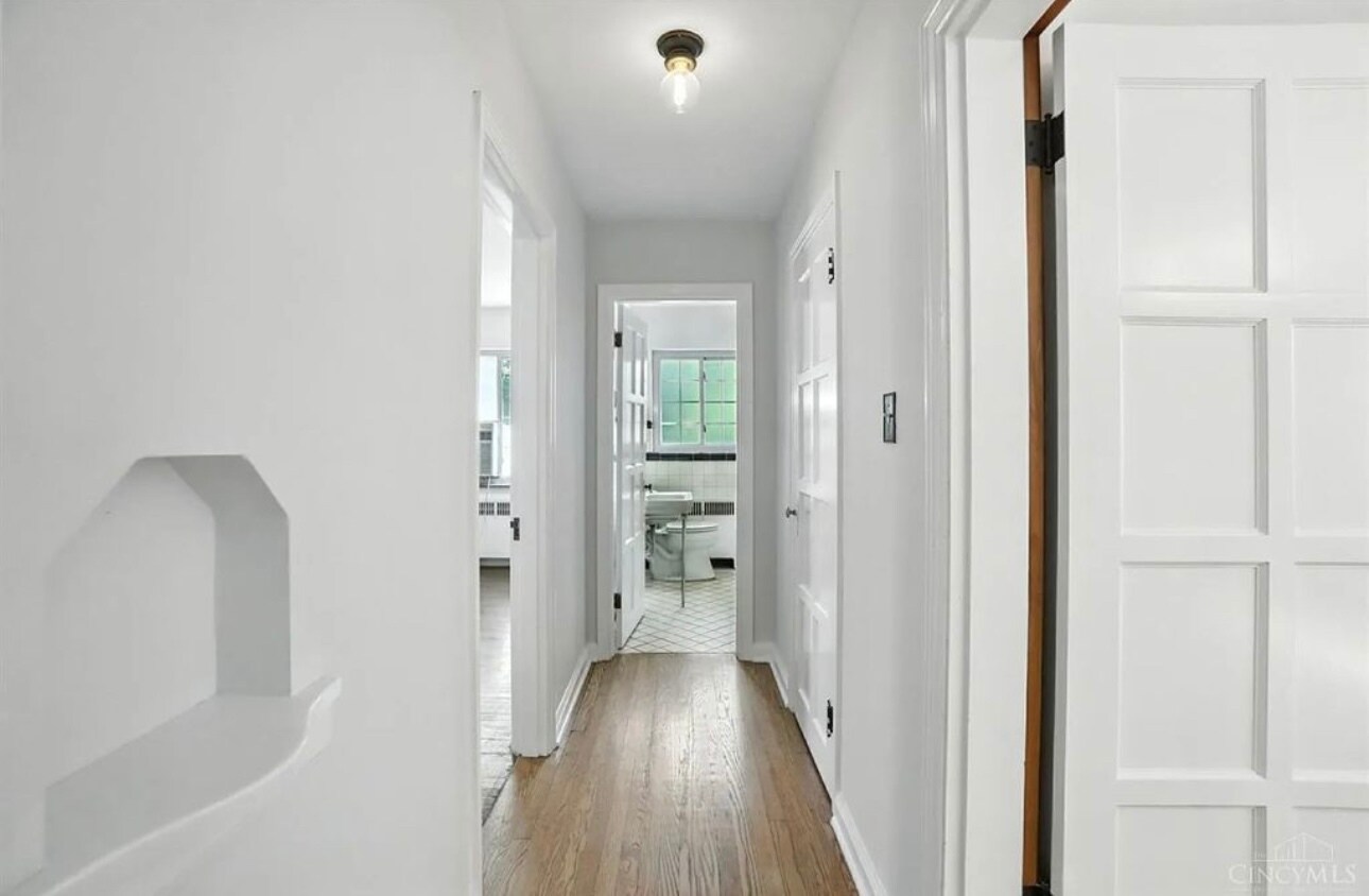 Hallway - 6256 Rogers Park Pl
