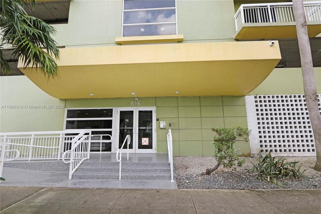 Building Photo - 816 NW 11th St