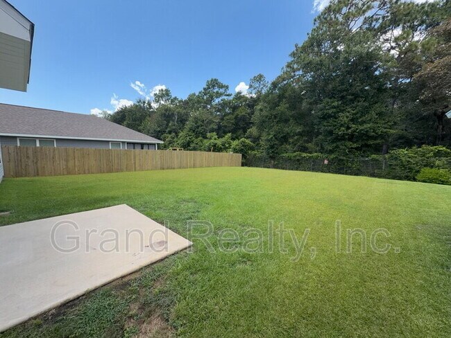 Building Photo - 5431 Peach Dr
