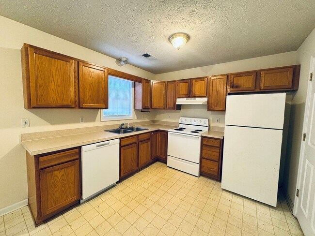 Building Photo - 412 Three Creeks Ct