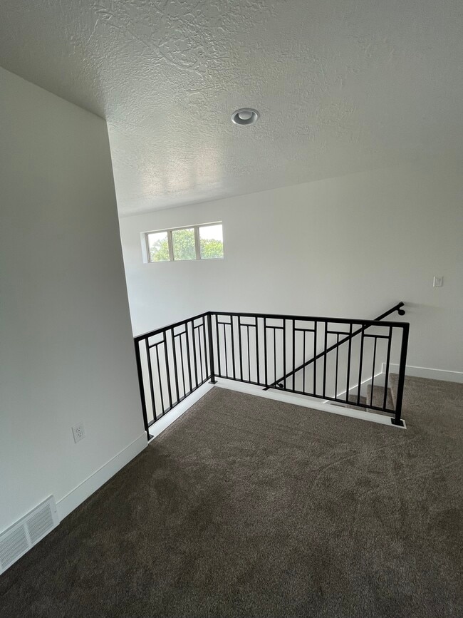 Building Photo - 1875 S Courtney Way
