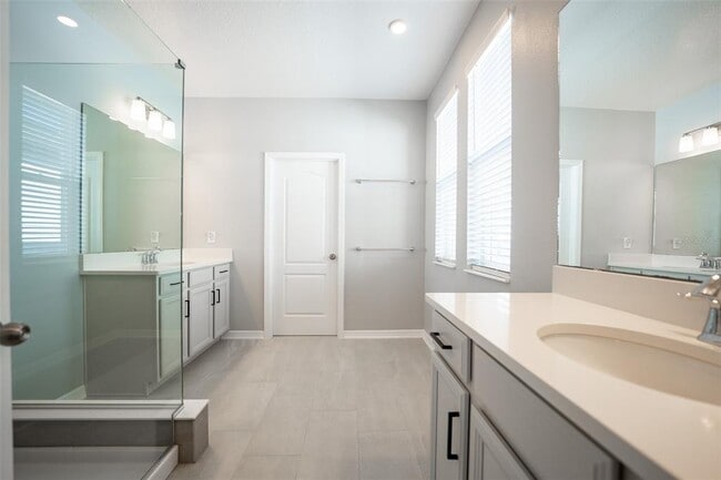 Building Photo - 12749 Brodlove Ln
