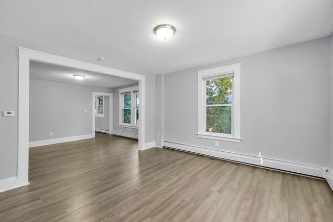 Building Photo - 245 Oakland St