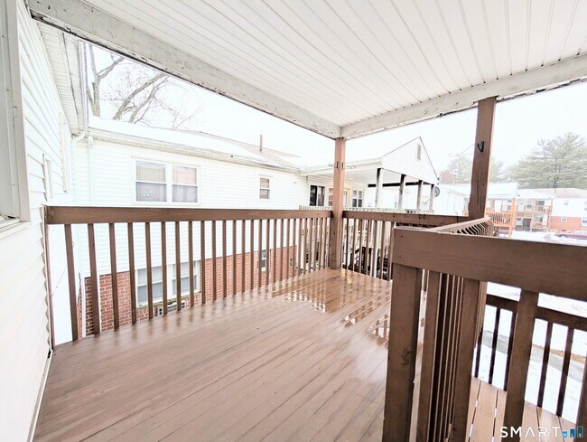 Building Photo - 15 Cherry Hill Dr