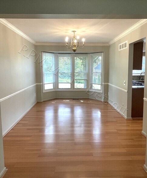 Building Photo - 174 Glenshire Dr