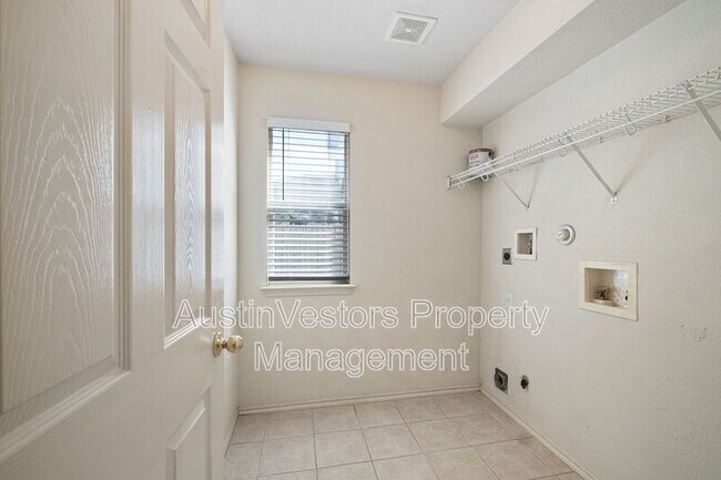 Building Photo - 808 Flatters Way