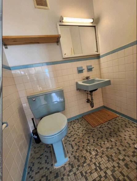 Building Photo - 69-19 43rd Ave