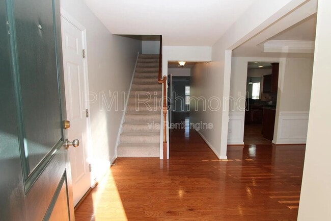 Building Photo - 637 Abbey Village Cir