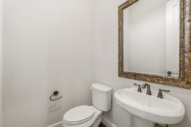 Building Photo - 2441 Charleston St