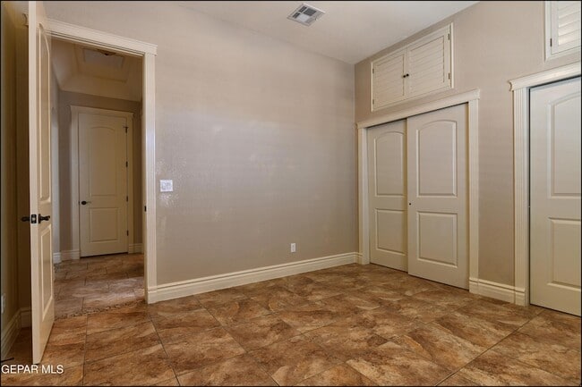 Building Photo - 7379 Black Mesa Dr