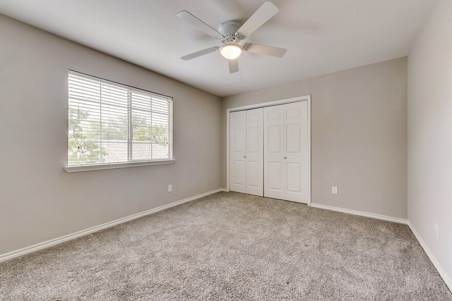 Upstairs Room - 4231 Crestedge Ln