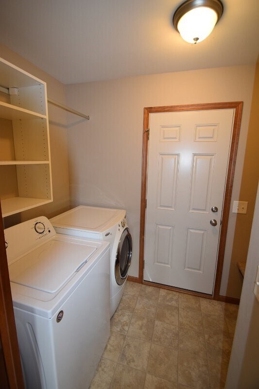 Building Photo - 8845 Red Beryl Dr