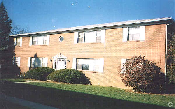 Building Photo - 4976-4988 Arbor Village Dr