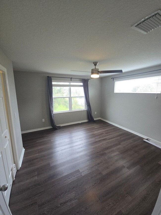 Building Photo - Beautiful 2/2.5 ***All included*** Interne...