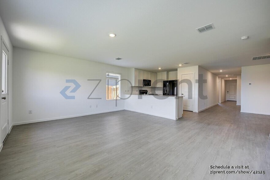 Building Photo - 531 Montclair Ave