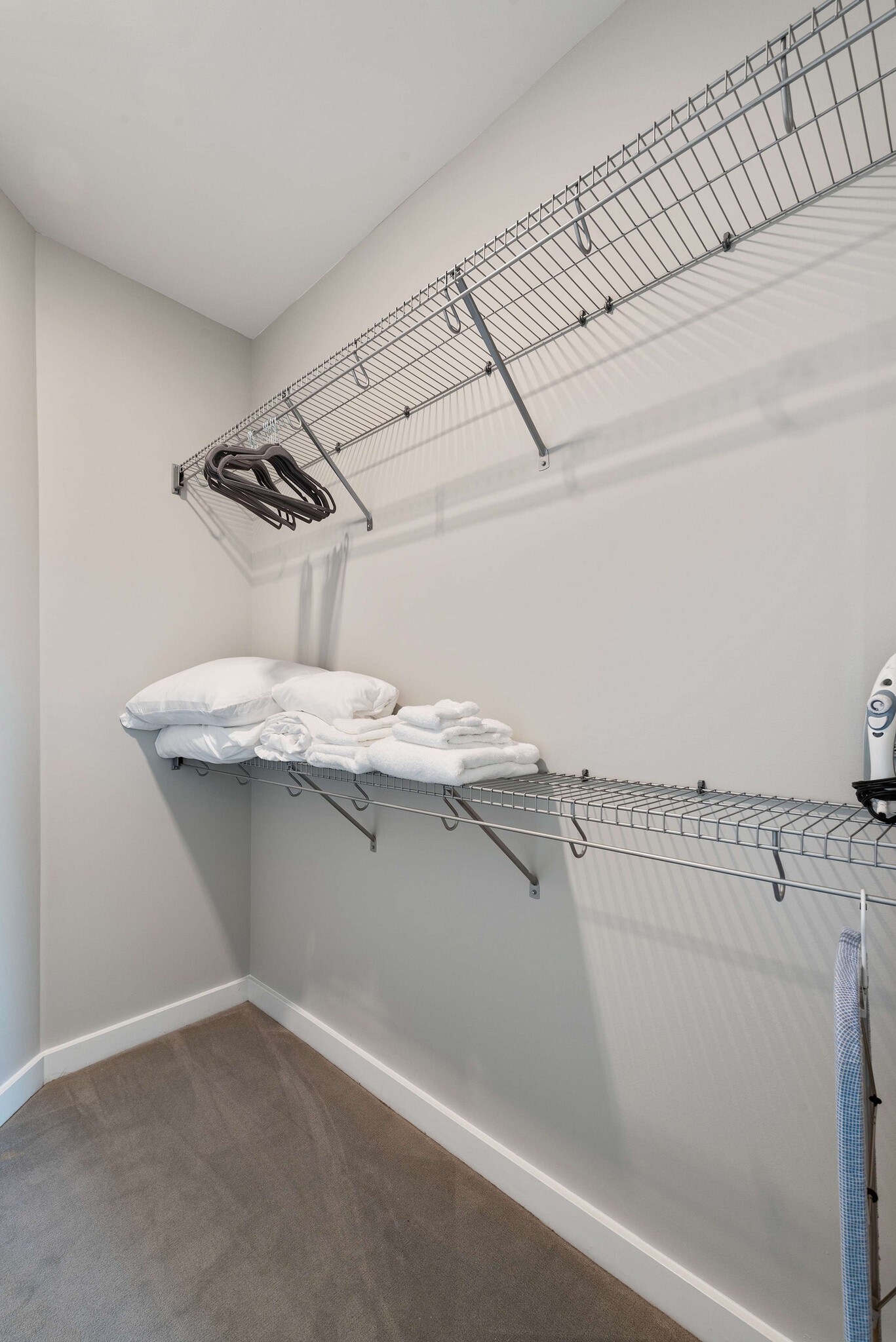 Building Photo - 823 N Clark St