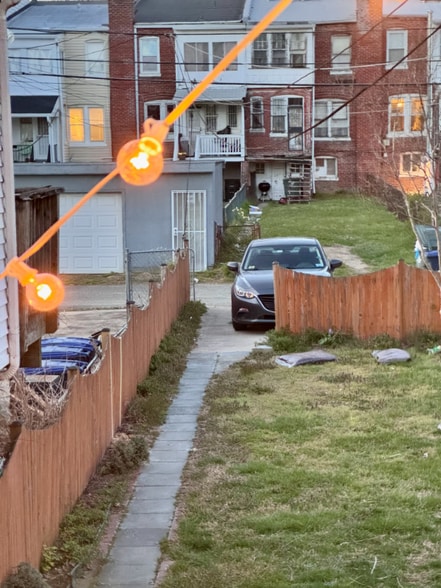 Building Photo - 527 Shepherd St NW