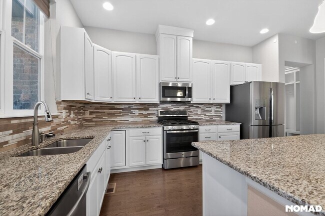 Building Photo - Luxury 3-Bedroom Legacy Ridge Living with Mountain Views