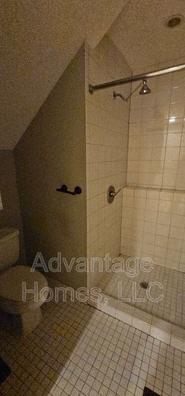 Building Photo - 3804 Roanoke Rd