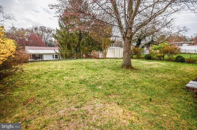 Building Photo - 4426 Hallet St