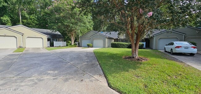 Building Photo - 7610 Baymeadows Cir W