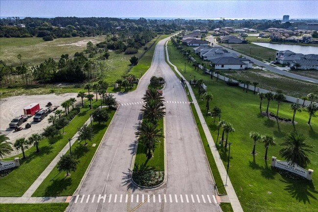 Building Photo - Marina Del Palma comes with a 30 ft boat s...