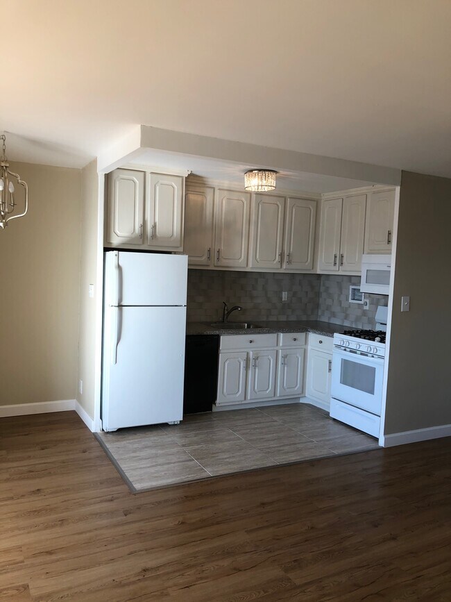 Building Photo - 270 Marin Blvd