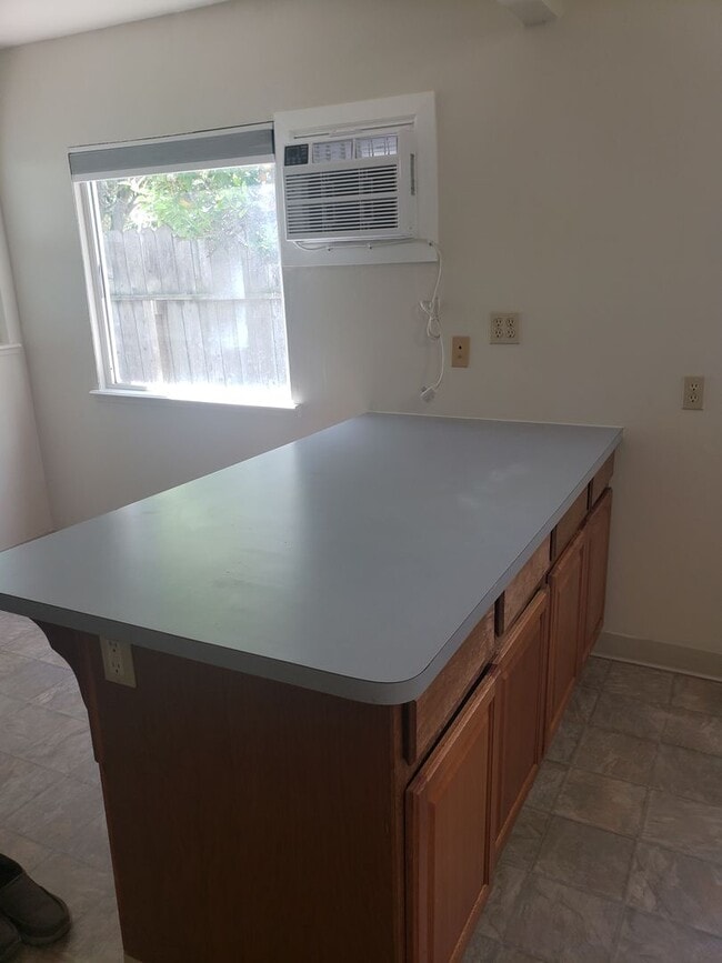 Building Photo - 940o