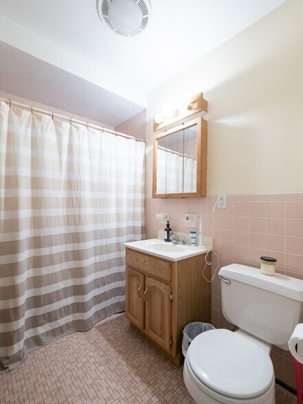 Building Photo - 497 Boylston St