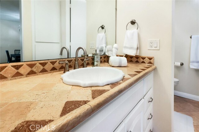 Building Photo - 6542 Ocean Crest Dr