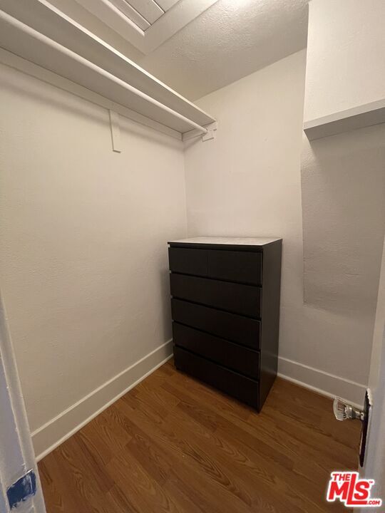 Building Photo - 1155 1/2 N Genesee Ave