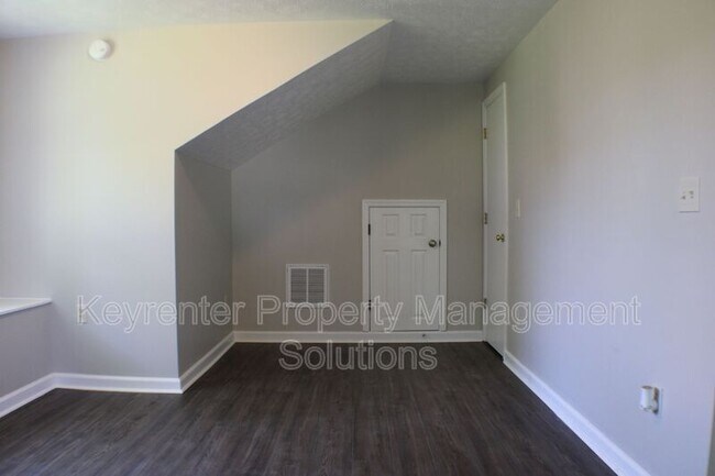 Building Photo - 509 5th St