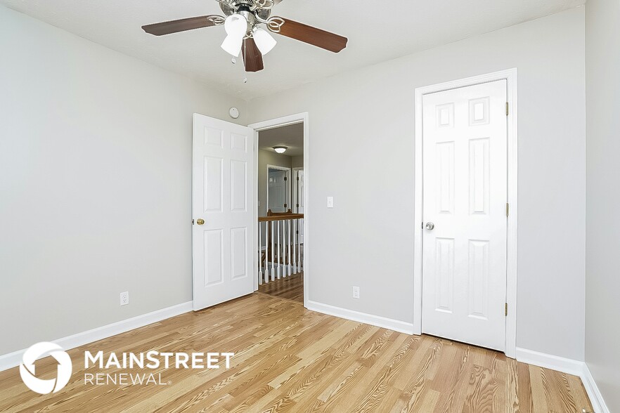 Building Photo - 736 Stone Hedge Dr